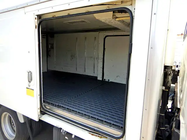 トヨタ トヨエース 小型 冷凍冷蔵 中温 床ステンの中古トラック画像6