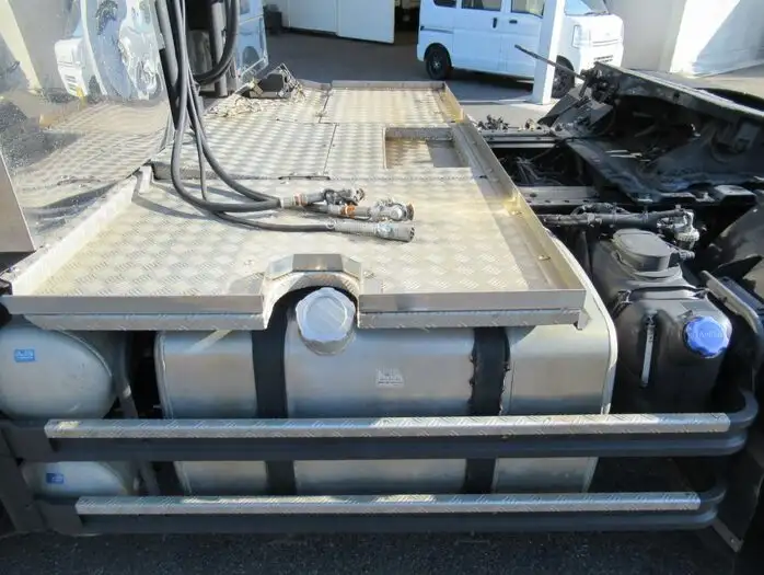 いすゞ ギガ 大型 トラクター ハイルーフ 1デフの中古トラック画像7