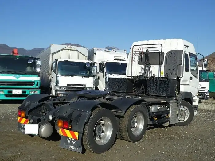 いすゞ ギガ 大型 トラクター ハイルーフ 2デフの中古トラック画像2