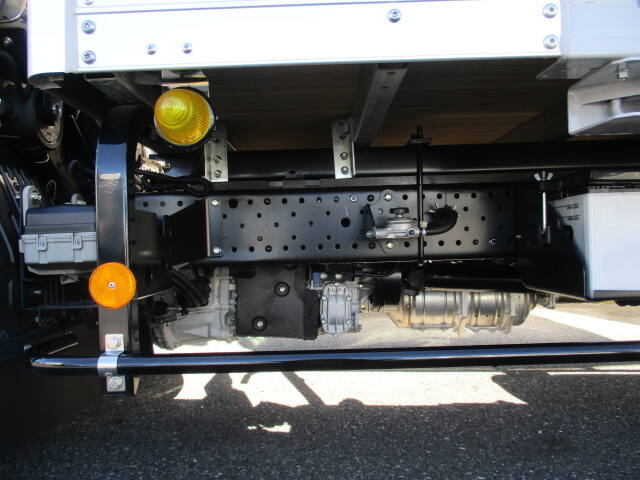 いすゞ エルフ 小型 アルミバン サイドドア TRG-NLR85AN｜画像15
