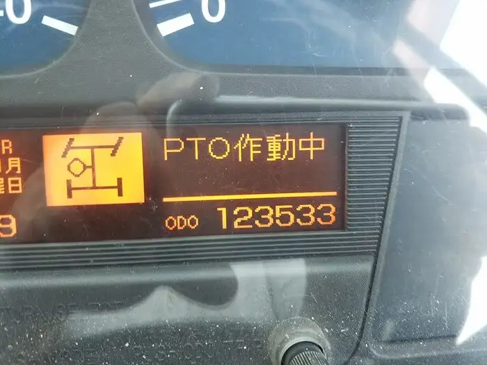 日産UD クオン 大型 トラクター 2デフ ベッドの中古トラック画像12