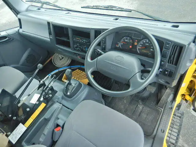 日産UD コンドル 小型 タンク車 散水車 SKG-BPR85YNの中古トラック画像6