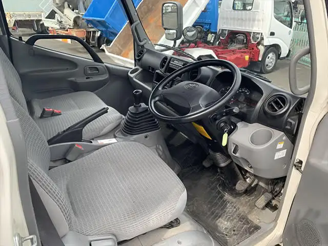 トヨタ ダイナ 小型 平ボディ TKG-XZU675 H25の中古トラック画像4
