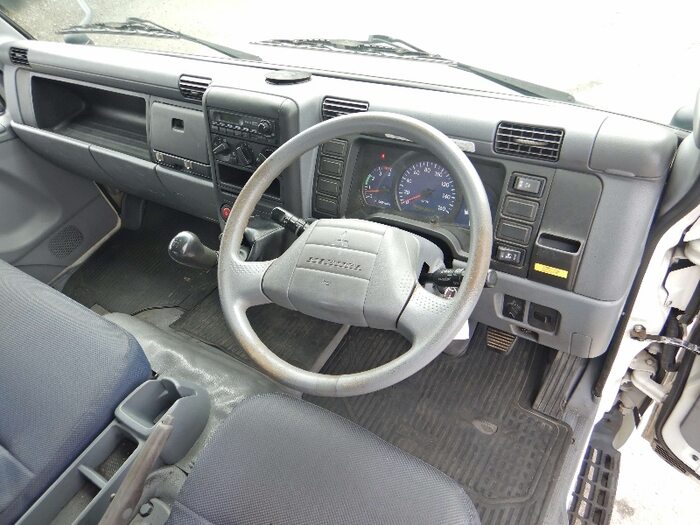 三菱 キャンター 小型 タンク車 バキューム PDG-FE83DY｜画像9