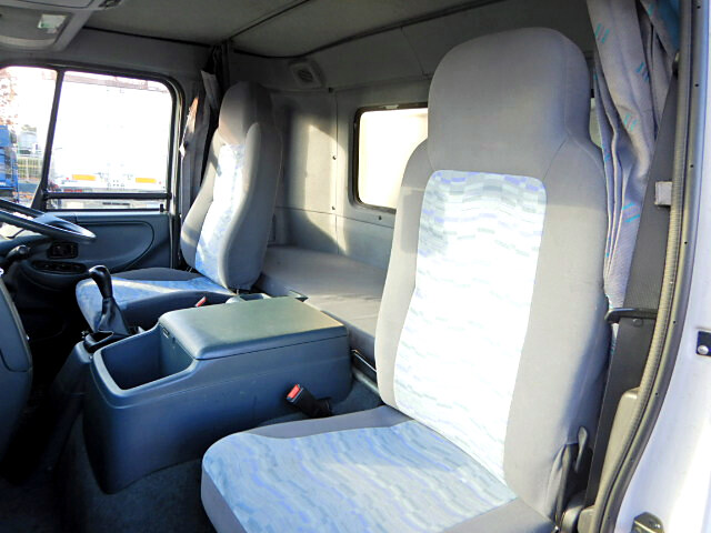 日産UD コンドル 中型 ウイング 床鉄板 ベッド｜画像7