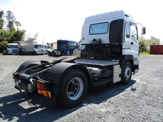 いすゞ ギガ 大型 トラクター ハイルーフ 1デフの中古トラック画像2