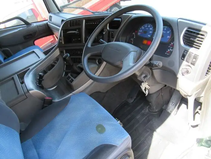 日産UD クオン 大型 平ボディ 床鉄板 エアサスの中古トラック画像5