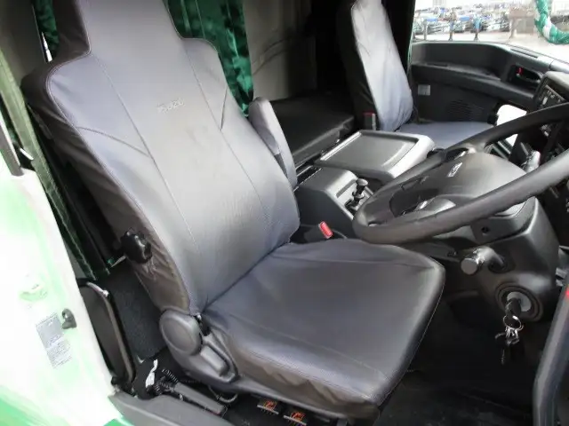 いすゞ ギガ 大型 トラクター 1デフ ベッドの中古トラック画像8